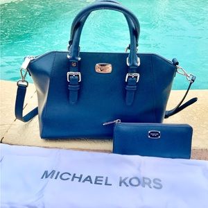 NWOT Michael Kors Navy Handbag Wallet